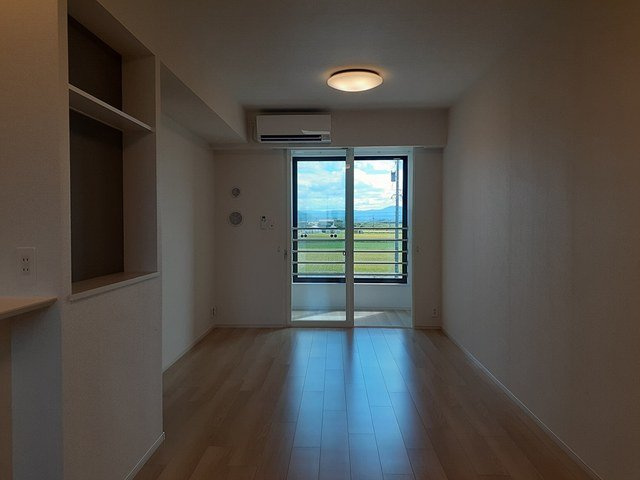 グラン　ブルーⅡ　Ａの居間・リビング