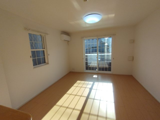 岡崎市上六名４丁目のアパートのその他