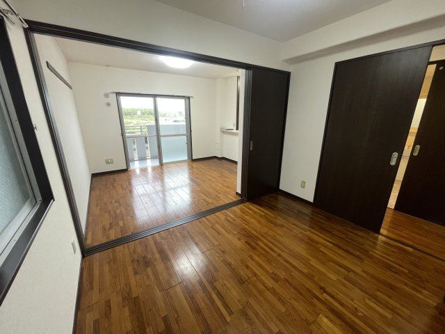 Feliz・kフェリースケイの洋室|※反転タイプの間取りとなります。