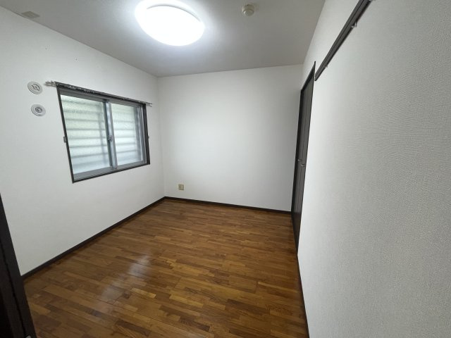 Feliz・kフェリースケイの洋室|※反転タイプの間取りとなります。