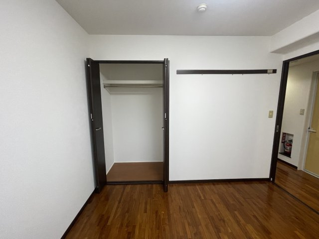 Feliz・kフェリースケイの洋室|※反転タイプの間取りとなります。