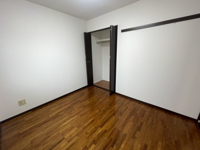 Feliz・kフェリースケイの洋室|※反転タイプの間取りとなります。