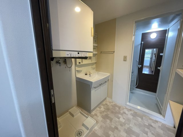 Feliz・kフェリースケイの洗面所|※反転タイプの間取りとなります。