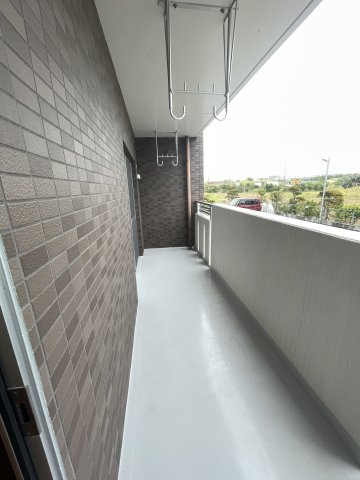 Feliz・kフェリースケイのバルコニー|※反転タイプの間取りとなります。