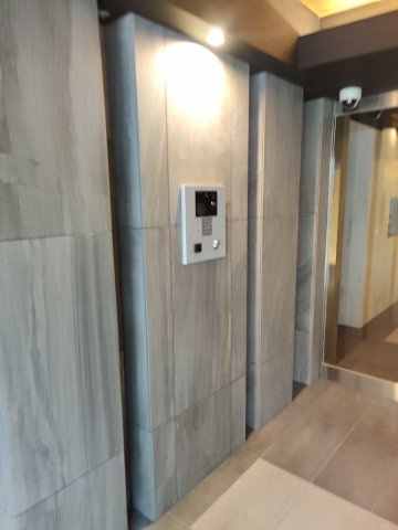 フレシア中目黒のエントランス