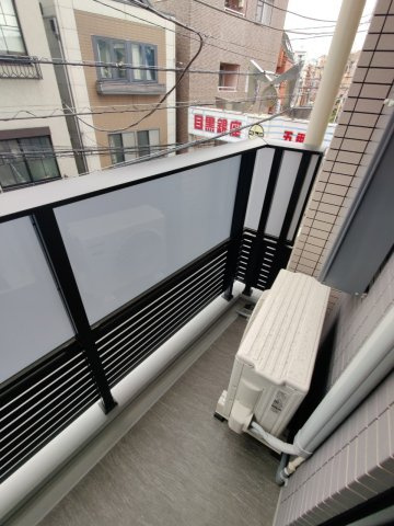 フレシア中目黒のバルコニー