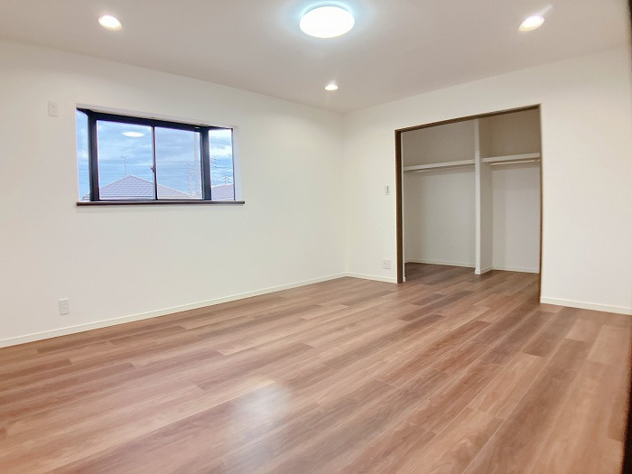 【仲介手数料無料／海部郡蟹江町】海部郡蟹江町学戸7丁目87-33　中古戸建の洋室