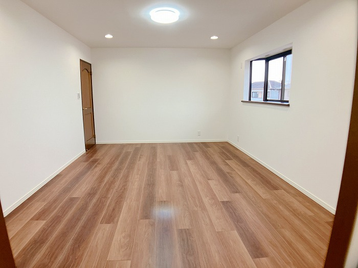 【仲介手数料無料／海部郡蟹江町】海部郡蟹江町学戸7丁目87-33　中古戸建の洋室