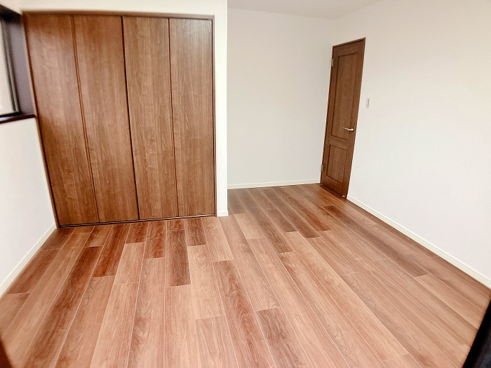 【仲介手数料無料／海部郡蟹江町】海部郡蟹江町学戸7丁目87-33　中古戸建の洋室