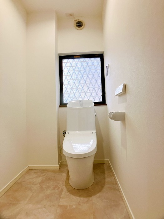 【仲介手数料無料／海部郡蟹江町】海部郡蟹江町学戸7丁目87-33　中古戸建のトイレ