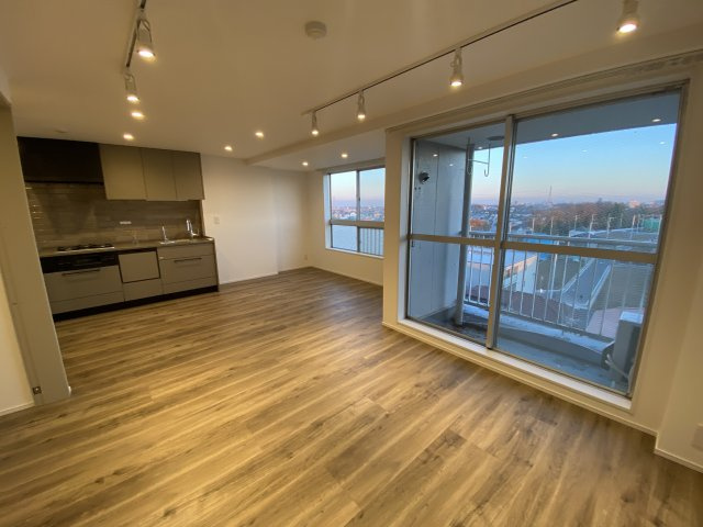 所沢コーポラスA棟の居間・リビング