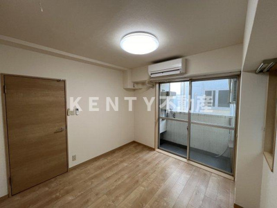 【居間・リビング】 | 月村マンションＮｏ．１９ | こちらのリビングで趣味の時間をお楽しみください