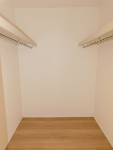 名古屋市西区野南町の新築一戸建の収納|◇大容量ウォークインクローゼット◇　　大きな荷物もしっかり収納できます♪