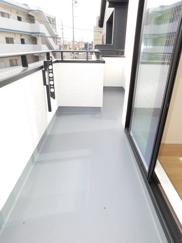 名古屋市西区野南町の新築一戸建のバルコニー|◇バルコニー◇　　南面で陽当り良好なワイドバルコニー♪　洋室２部屋から出入りできます！