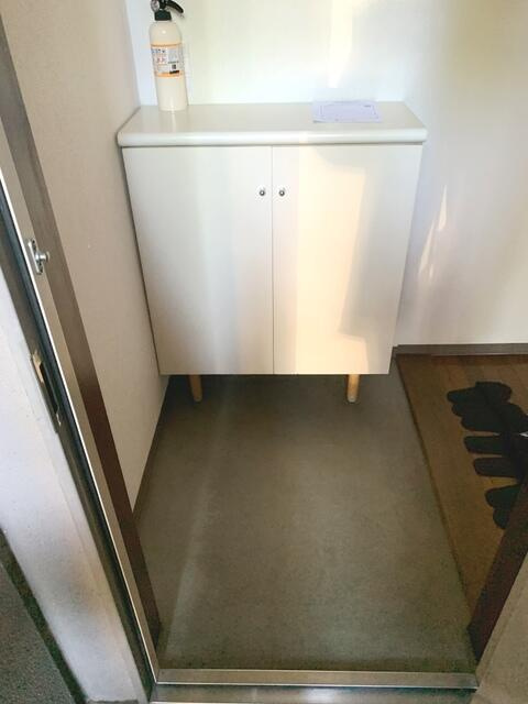 フィール天神町３号館の玄関