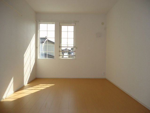 柏崎市新田畑のアパートの寝室