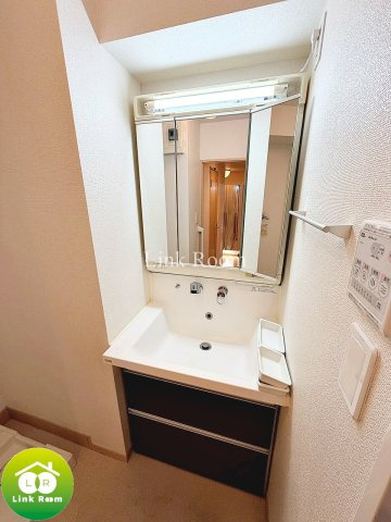 シャインツリー両国の洗面所