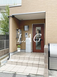 【エントランス】 | リブリ・Y's | エントランスです。