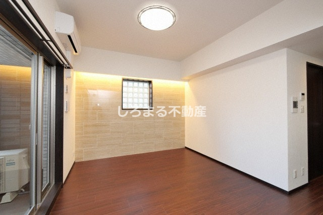 プレジオ難波の居間・リビング