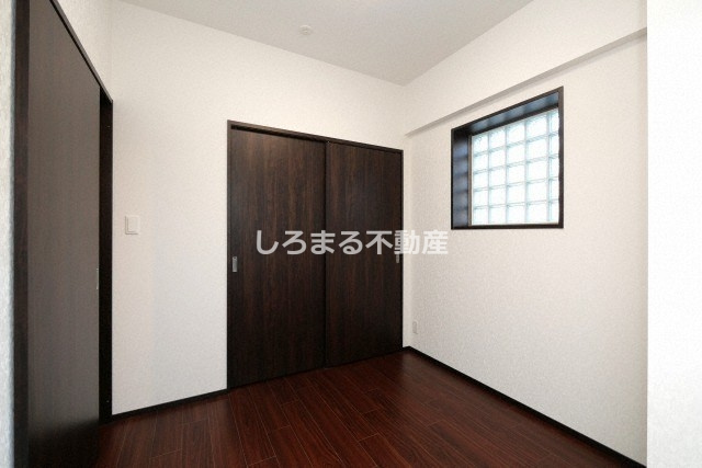 プレジオ難波の洋室