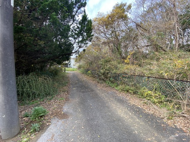 横芝光町木戸中古戸建の前面道路含む現地写真