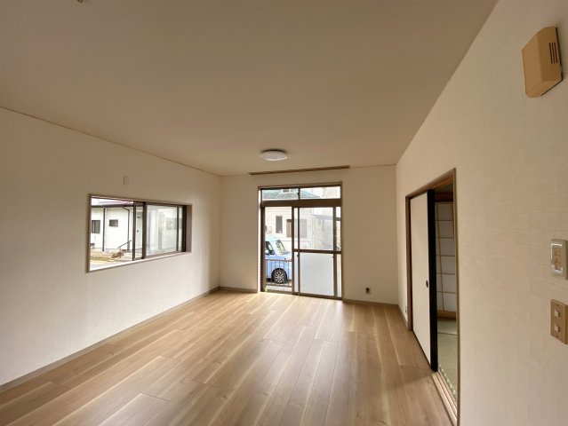 横芝光町木戸中古戸建の居間・リビング