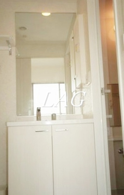 【洗面所】 | イーストポイント中野 | 洗面台です。