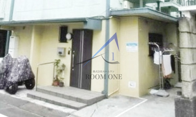 ＣＲＥＡのエントランス|エントランスです。