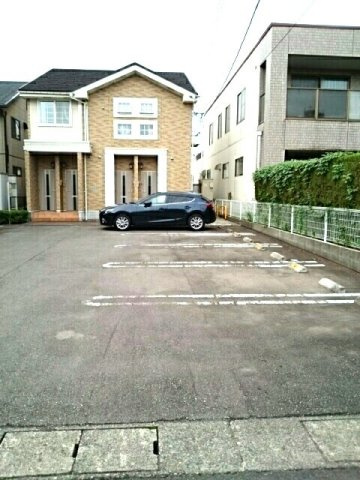 フィオーレ　カーザの駐車場