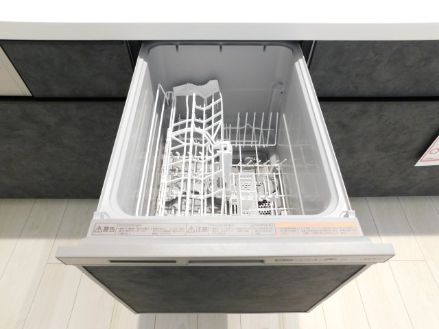 名古屋市東区大幸４丁目の新築一戸建のキッチン|◇食器洗乾燥機◇　　家事の負担を軽減する便利な食洗機付き♪