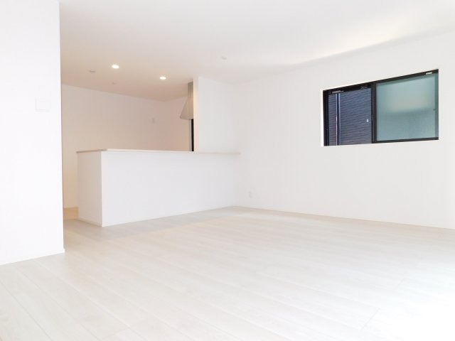 名古屋市東区大幸４丁目の新築一戸建の居間・リビング|◇リビング◇　　南面で明るく広いリビング１８．７帖　リビングが見渡せる対面キッチン♪