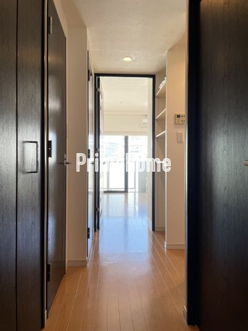 グラントゥルース神田岩本町の玄関