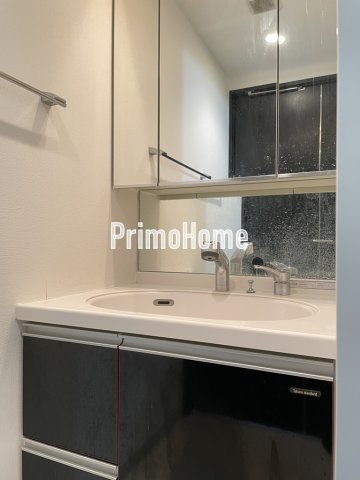 グラントゥルース神田岩本町の独立洗面台