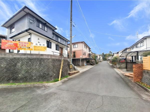 田尻南二丁目　中古の前面道路含む現地写真|広い道路で駐車時も安心ですね
