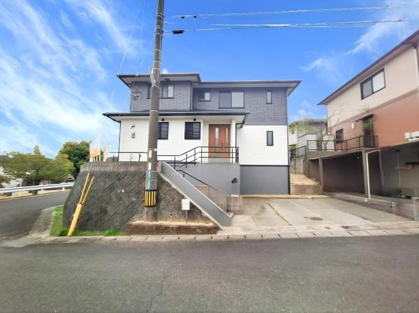 田尻南二丁目　中古の外観|《リフォーム内容》天井・壁クロス貼替、フロアタイル上貼、畳表替、網戸張替・修繕、TVドアホン交換、火災報知器取付、キッチン・システムバス・洗面所・トイレ交換、外壁屋根塗装