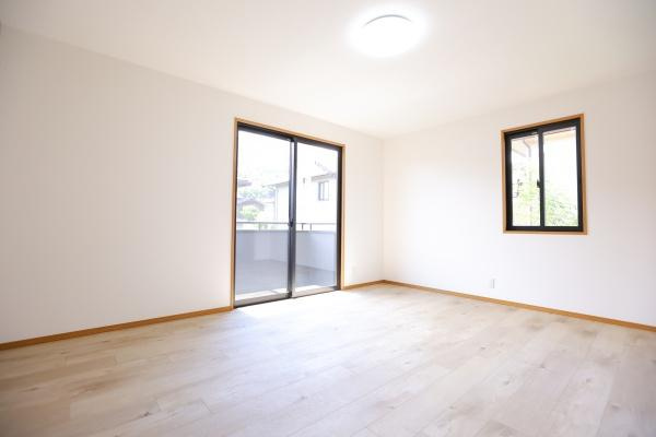 田尻南二丁目　中古の洋室|バルコニー隣接の洋室