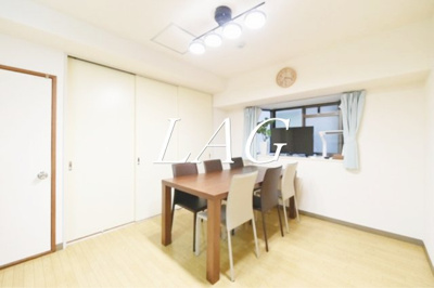 【居間・リビング】 | パークレジデンス大森 | 洋室のお部屋(モデルルーム)です。