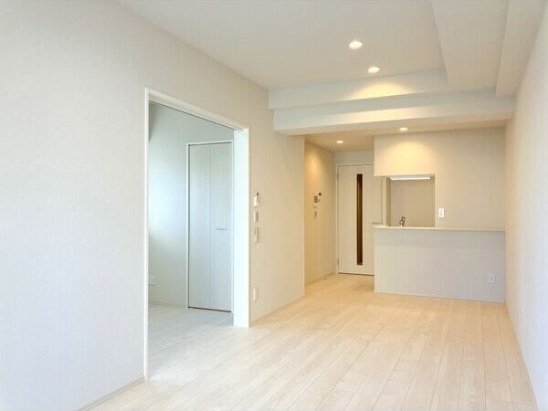 ロイジェント日吉Ⅱの居間・リビング