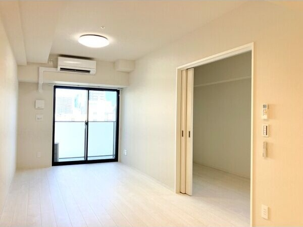 ロイジェント日吉Ⅱの居間・リビング