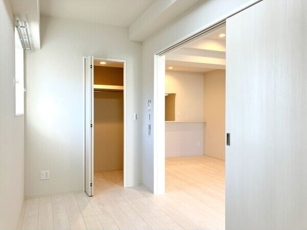 ロイジェント日吉Ⅱの洋室