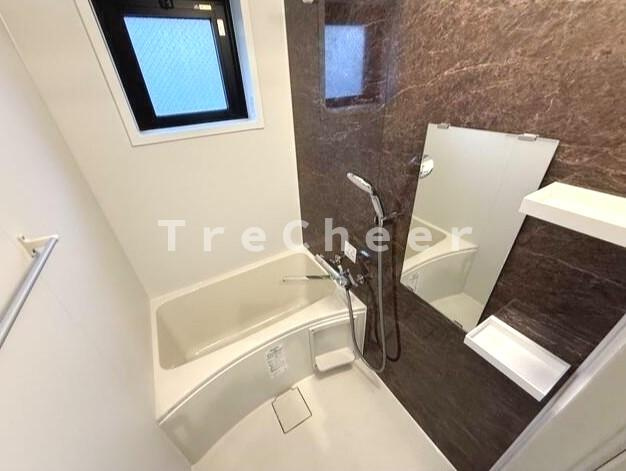 ルナーリアの浴室