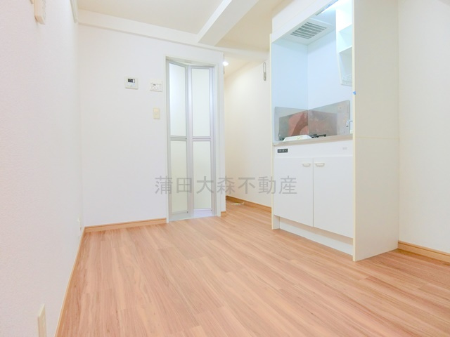 インベスト羽田Ⅲの居間・リビング|洋室