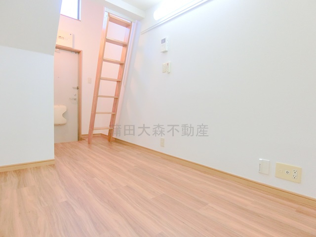 インベスト羽田Ⅲの居間・リビング|洋室