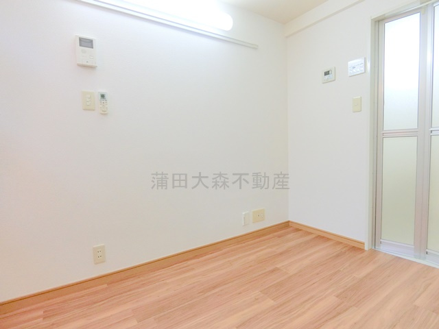 インベスト羽田Ⅲの居間・リビング|洋室