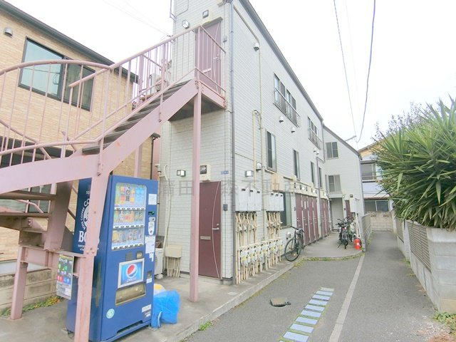 インベスト羽田Ⅲの外観|2012年5月築　木造2階建　大田区本羽田6丁目
京急空港線穴守稲荷駅徒歩8分　京急空港線天空橋駅徒歩9分