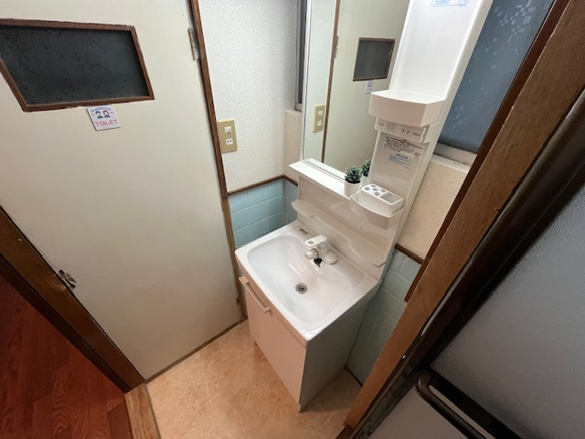 北貴望ヶ丘貸家の独立洗面台