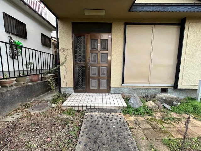 北貴望ヶ丘貸家のエントランス