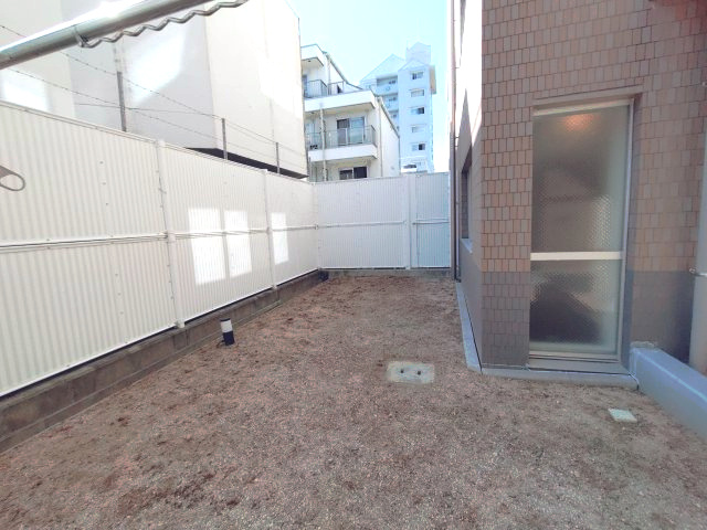 【庭】 | ワコーレ須磨ザ・フィールズ | 広さのある庭付です。ペットにも優しい環境です。