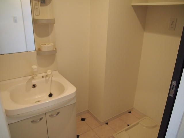 ロメック山手日暮里の洗面所