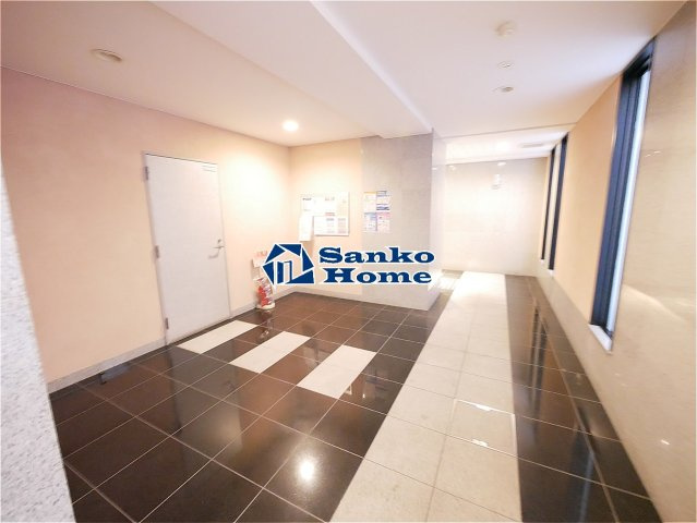 ロメック山手日暮里のロビー